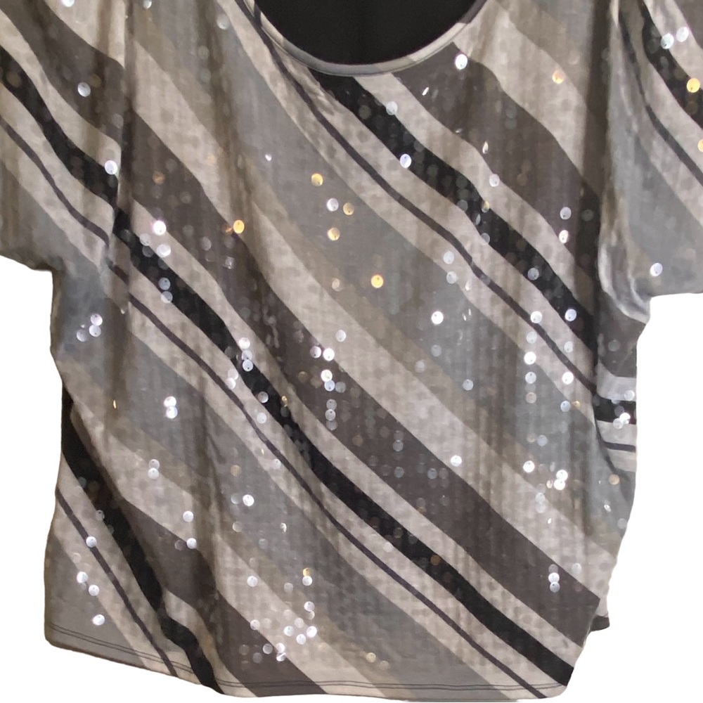 Faded Glory blouse with clear sequins. Size 3X, short sleeve.
